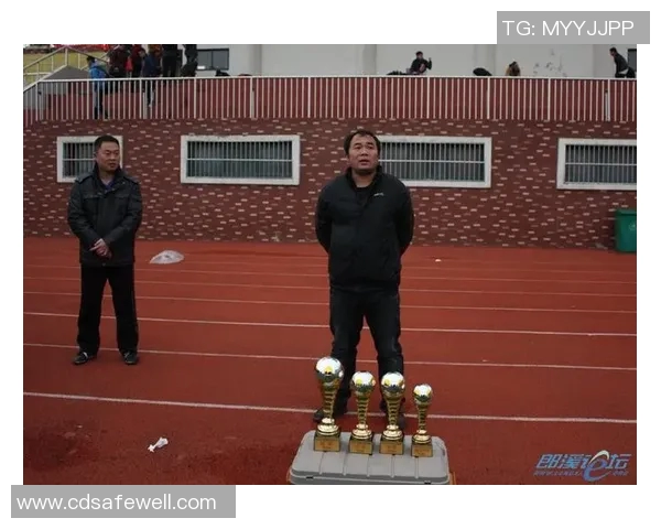 南京网球队杯赛表现评析:个人能力的精彩展现与未来发展潜力 南京网球队杯赛表现评析:个人能力的精彩展现与未来发展潜力