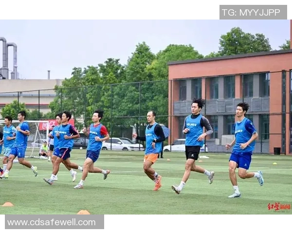 成都篮球队耐力表现惊艳全场创新高引发热议 成都篮球队耐力表现惊艳全场创新高引发热议